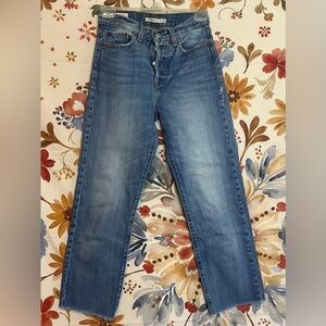 Levi’s Women’s 25 Wedgie Straight Medium Wash Classic Button Fly Premium Jeans